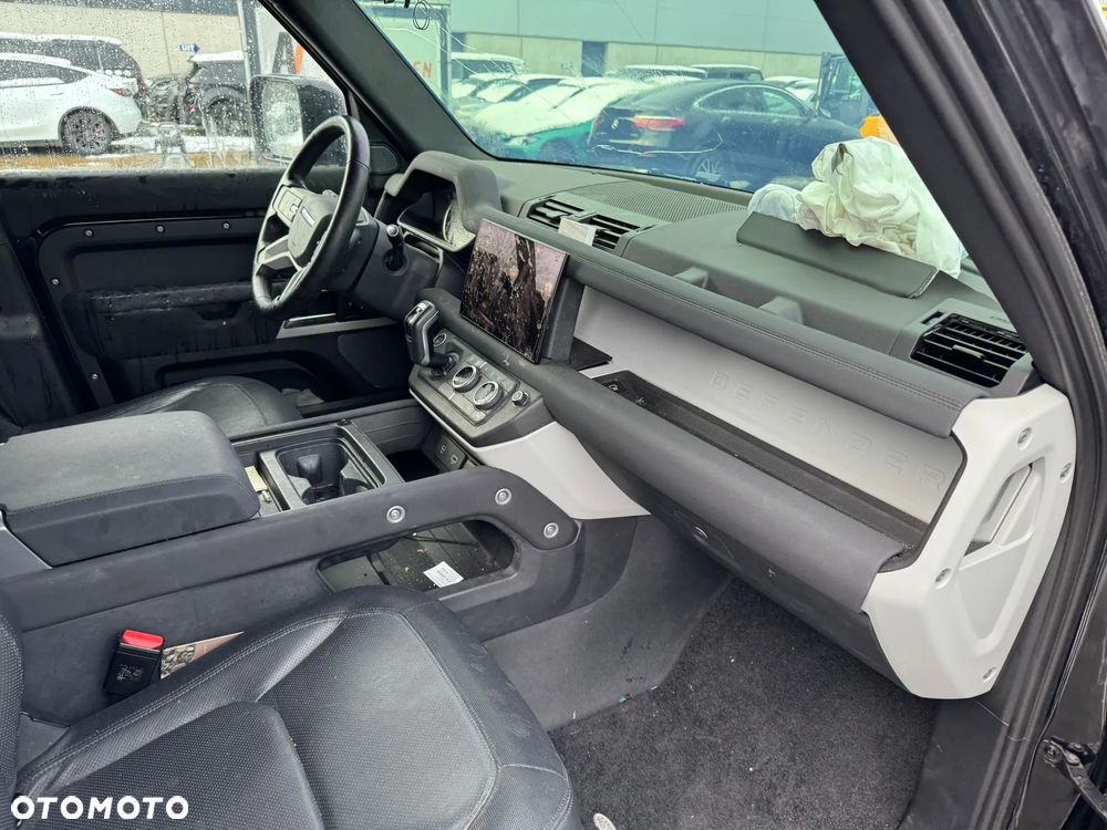 Land Rover Defender - 6