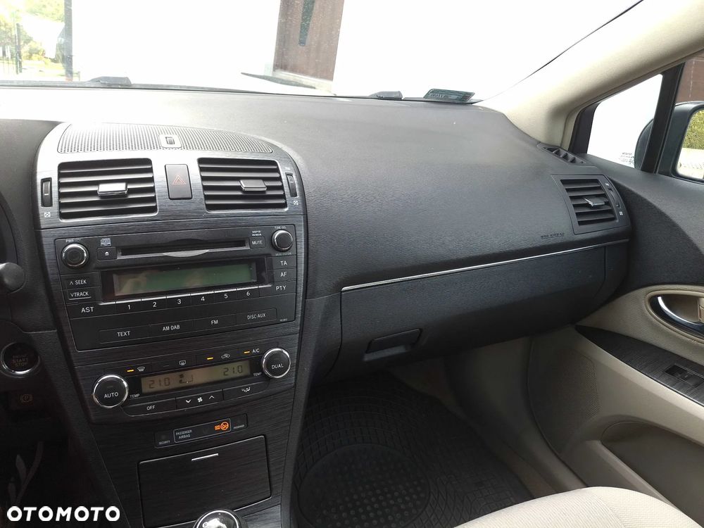 Toyota Avensis 2.0 D-4D Luna - 11
