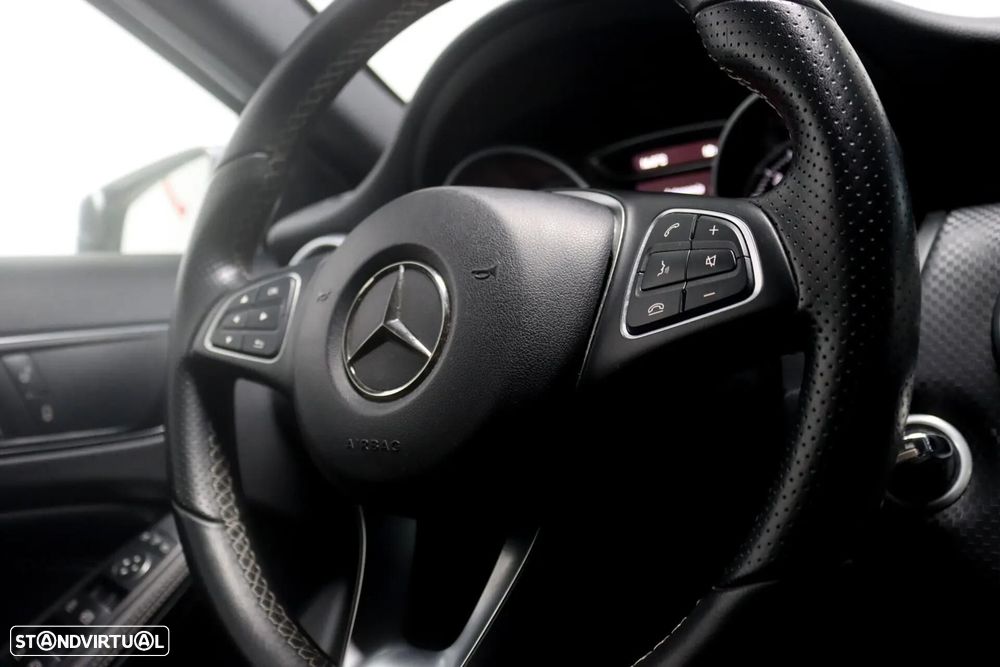 Mercedes-Benz A 180 d AMG Line - 23