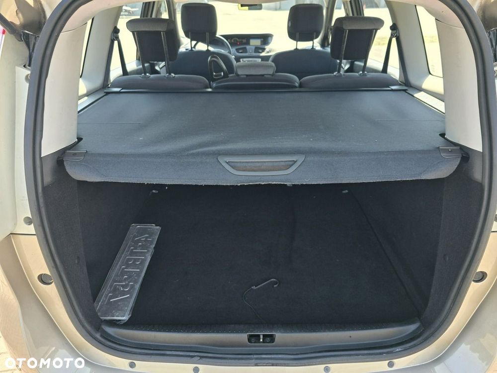 Renault Grand Scenic - 25