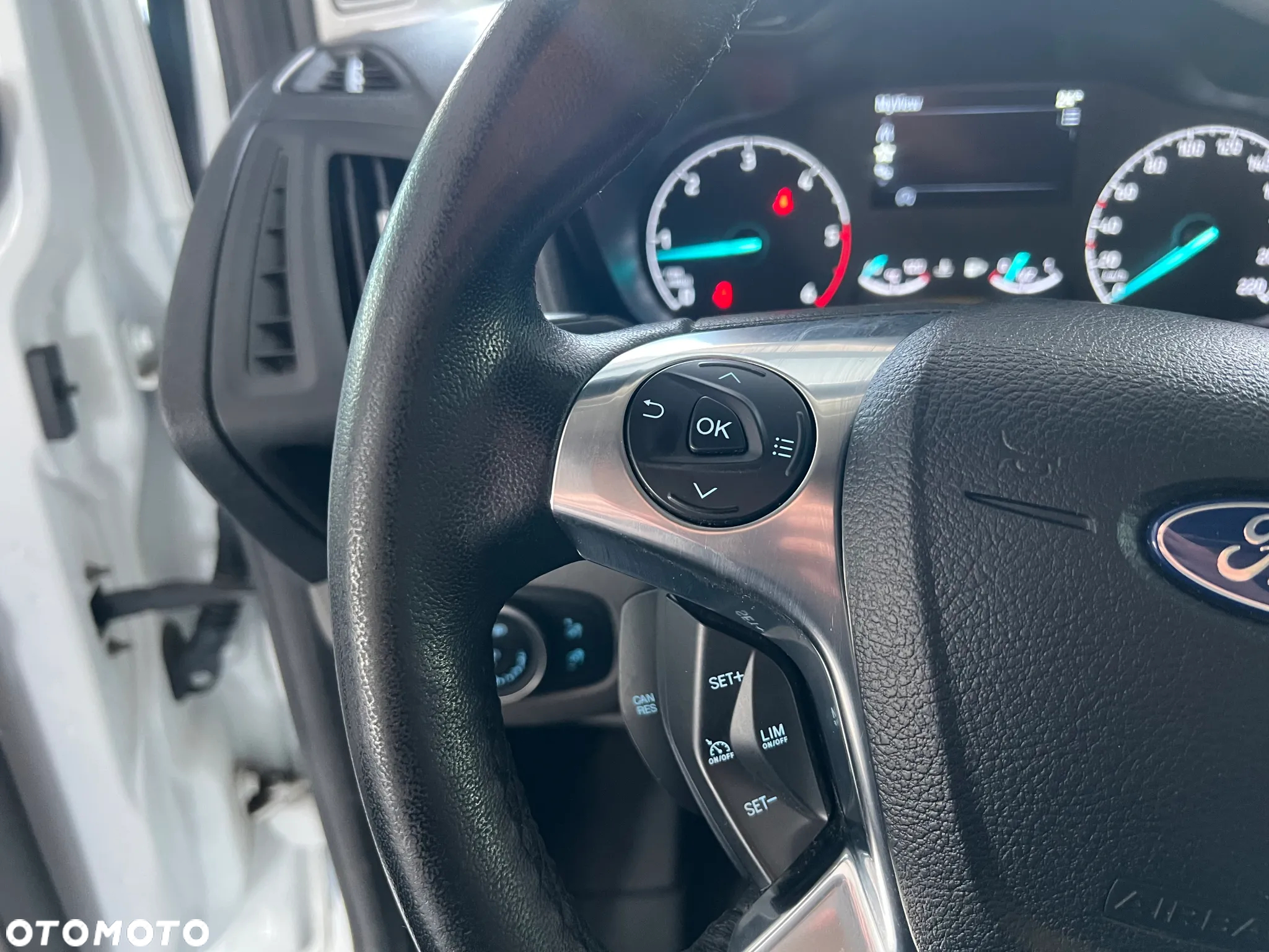 Ford Connect - 25