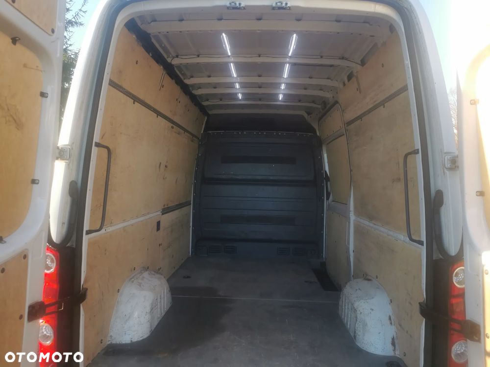 Volkswagen Crafter - 8