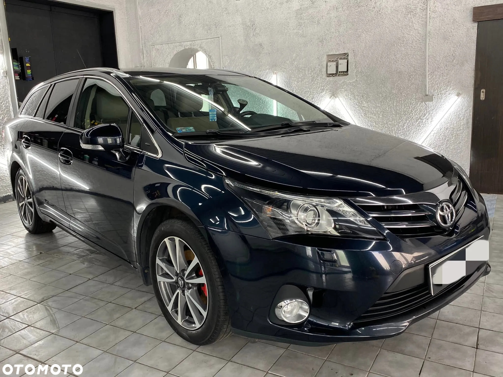 Toyota Avensis 1.8 Sol plus NAVI - 3