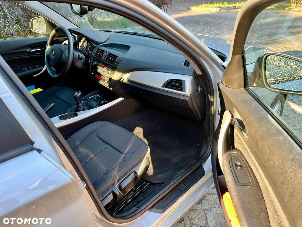 BMW Seria 1 116i - 13