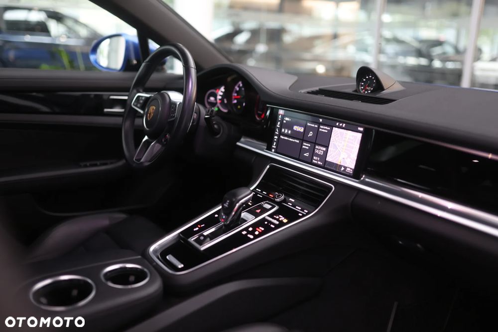 Porsche Panamera 4S - 18