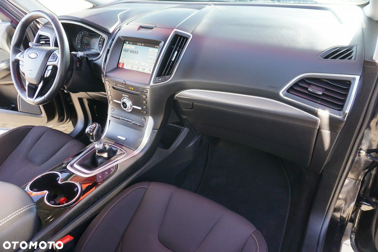 Ford S-Max - 16