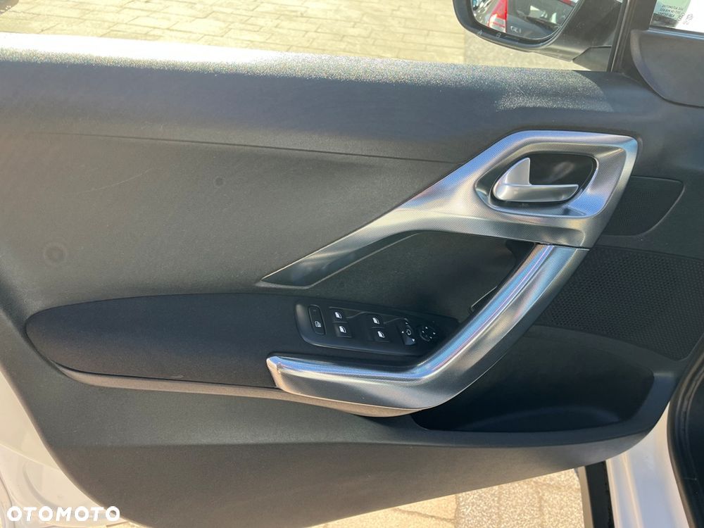 Peugeot 2008 PureTech 110 Stop&Start Allure - 12
