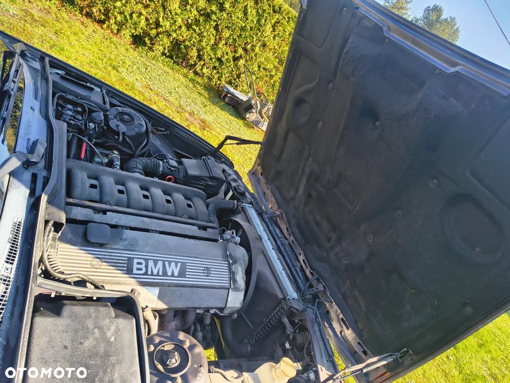 BMW Seria 5 520i - 27