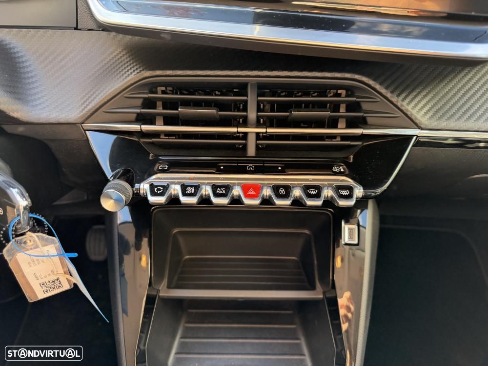 Peugeot 208 PureTech 75 Allure Pack - 28