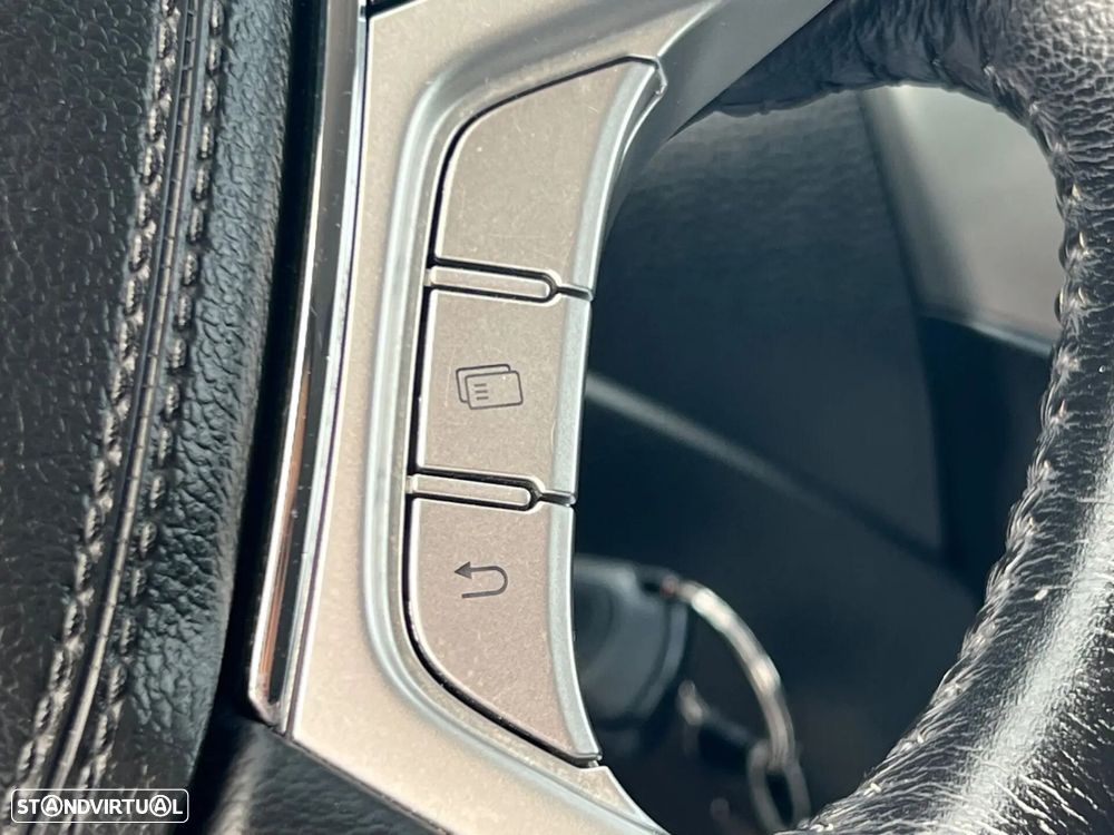 Mitsubishi L200 2.3 DI-D Strakar Space Cab Intense 4WD - 28