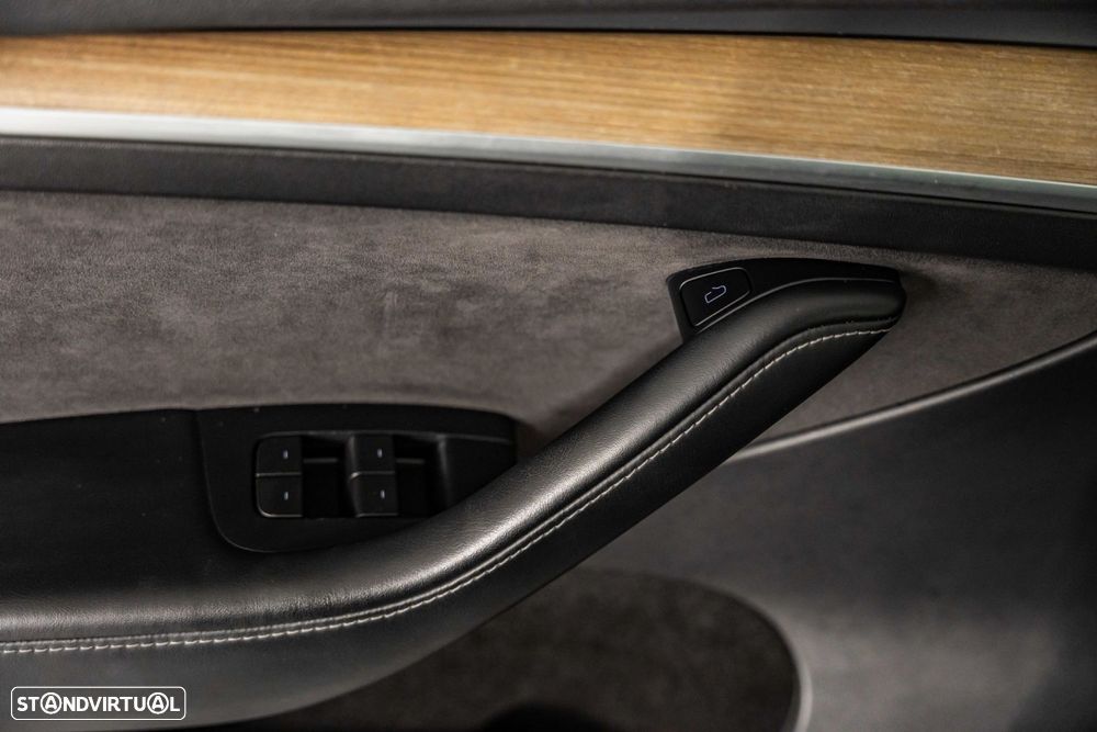 Tesla Model Y Performance Tração Integral - 25