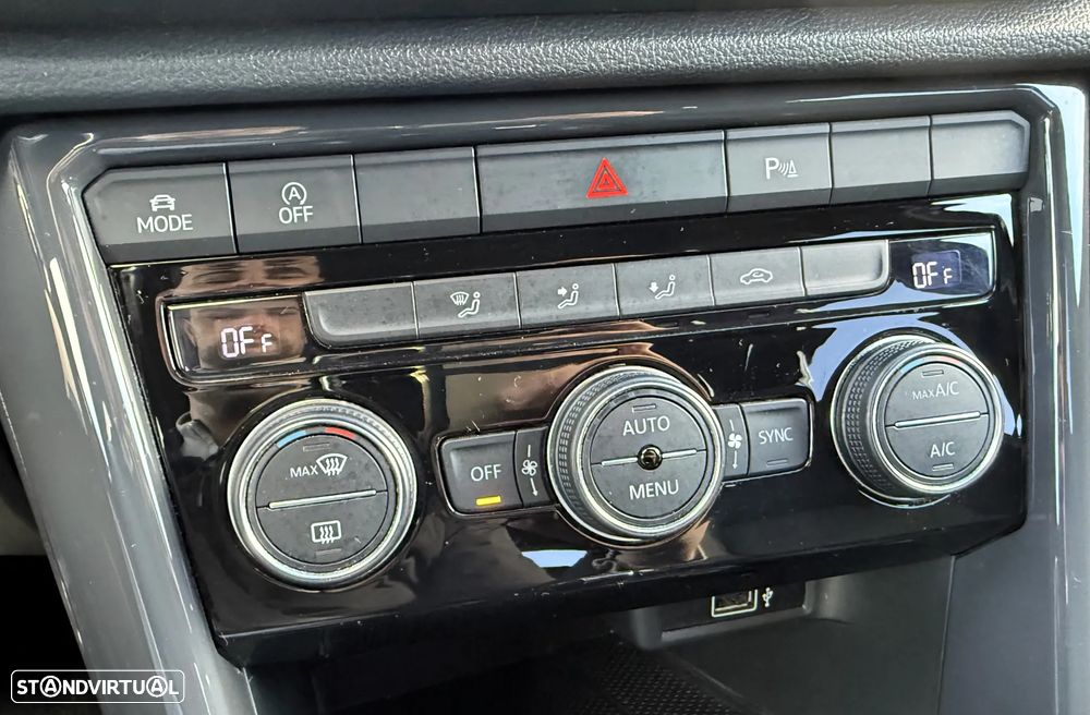 VW T-Roc 1.5 TSI Sport DSG - 40