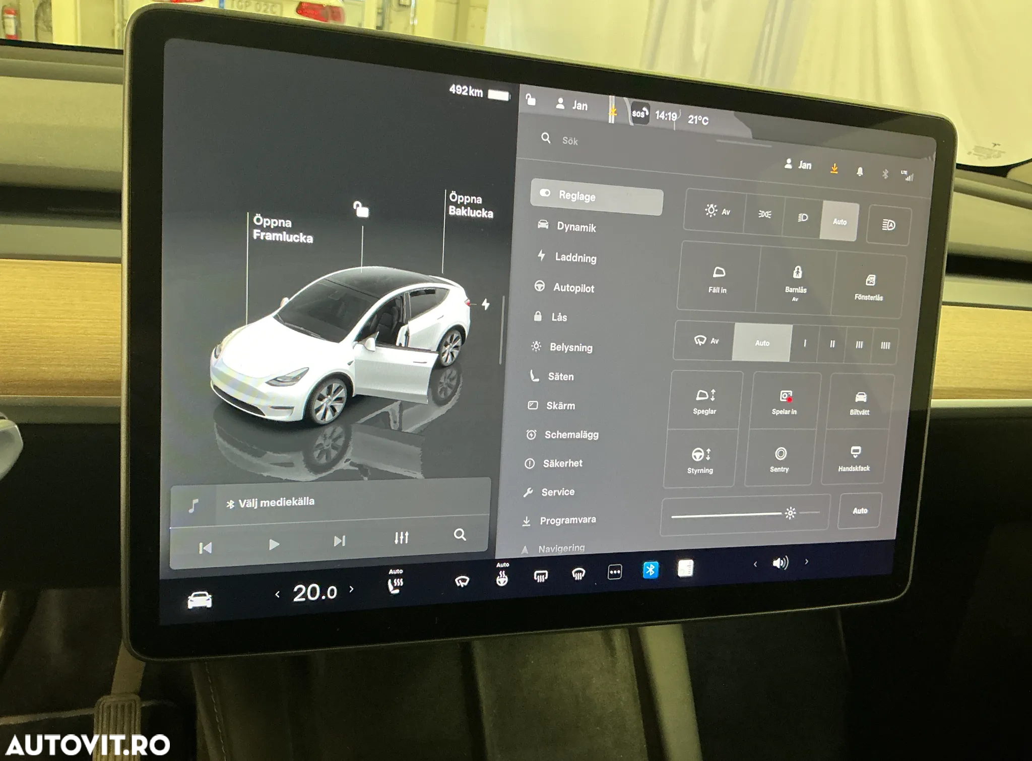 Tesla Model Y Long Range Dual Motor AWD - 9