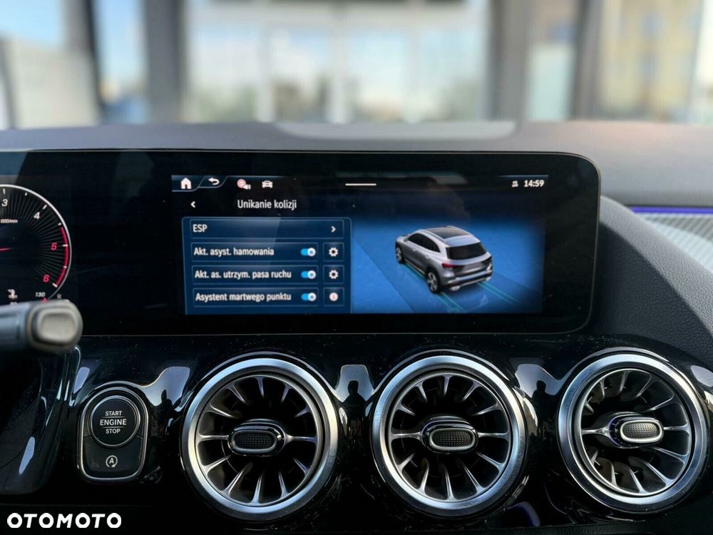 Mercedes-Benz GLA - 19