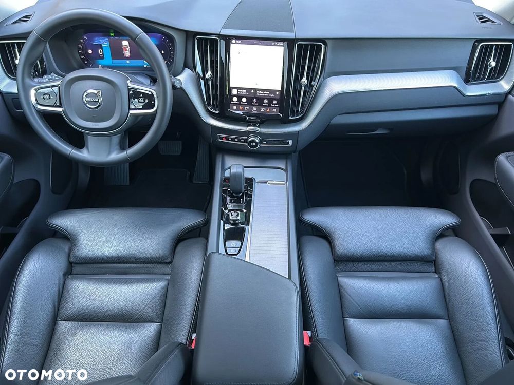 Volvo XC 60 B4 B Plus Dark - 5