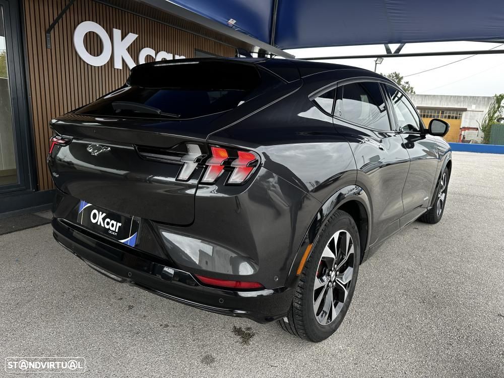 Ford Mustang Mach-E 75.7 kWh Premium AWD - 11