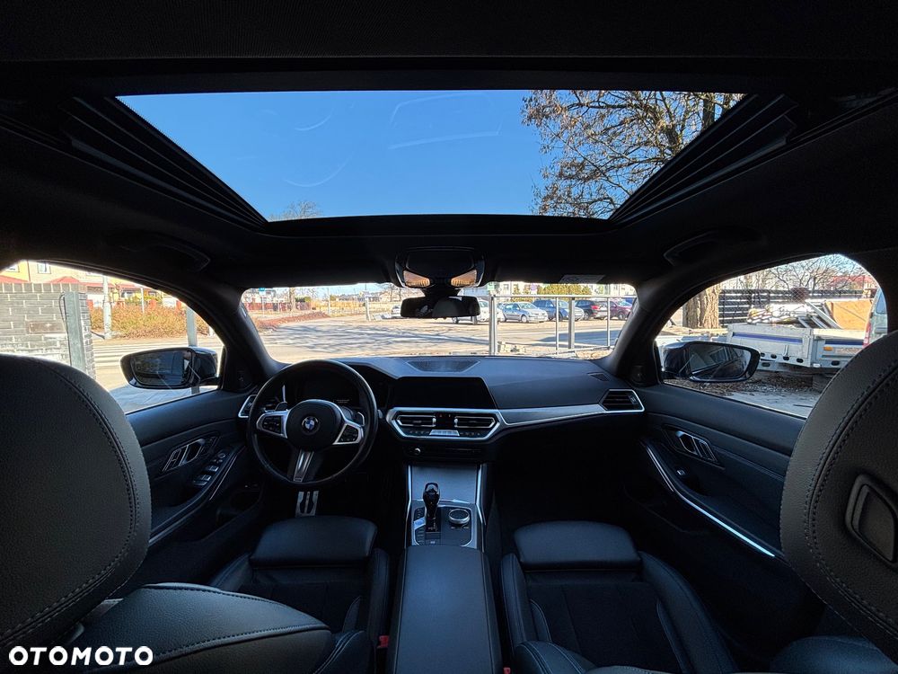 BMW Seria 3 330e xDrive M Sport - 21