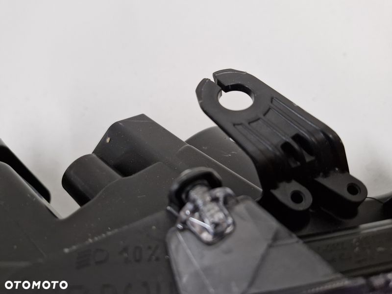 TOYOTA COROLLA E21 LIFT LAMPA REFLEKTOR PRAWY PRZÓD EU LED 81110-02X10 - 4