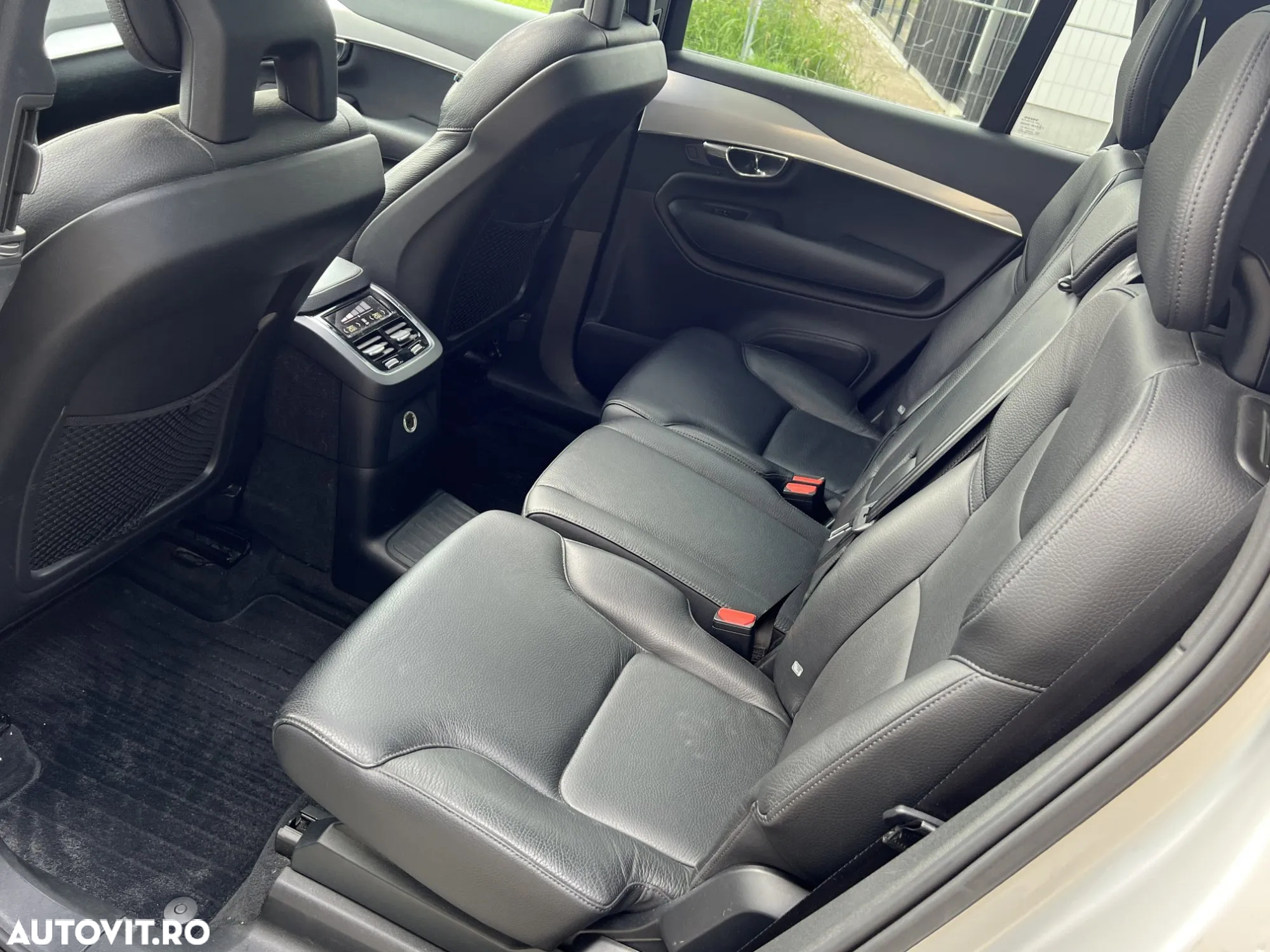 Volvo XC 90 - 8