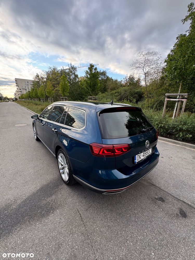 Volkswagen Passat Variant 2.0 TDI 4Mot Elegance DSG - 5