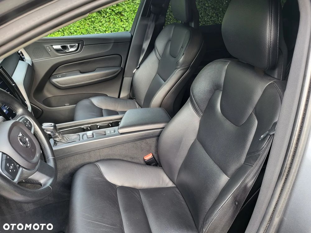 Volvo XC 60 D4 AWD R-Design - 14