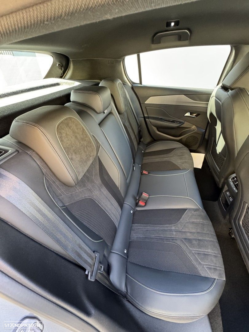 Peugeot 308 1.2 PureTech GT EAT8 - 12