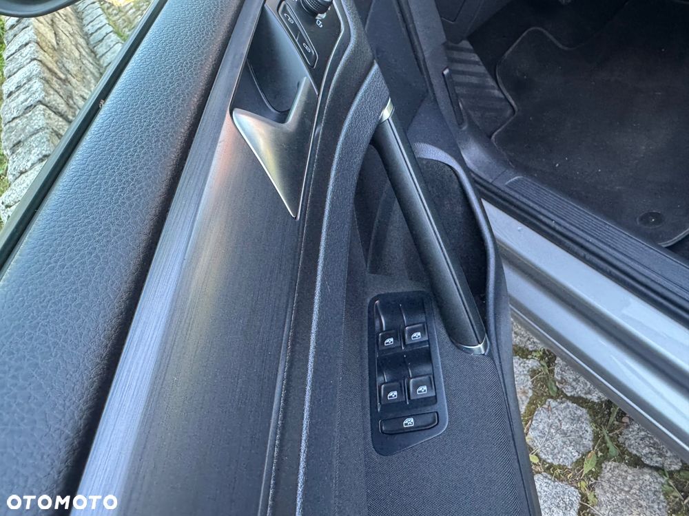 Volkswagen Golf 1.6 TDI (BlueMotion Technology) DSG Trendline - 26
