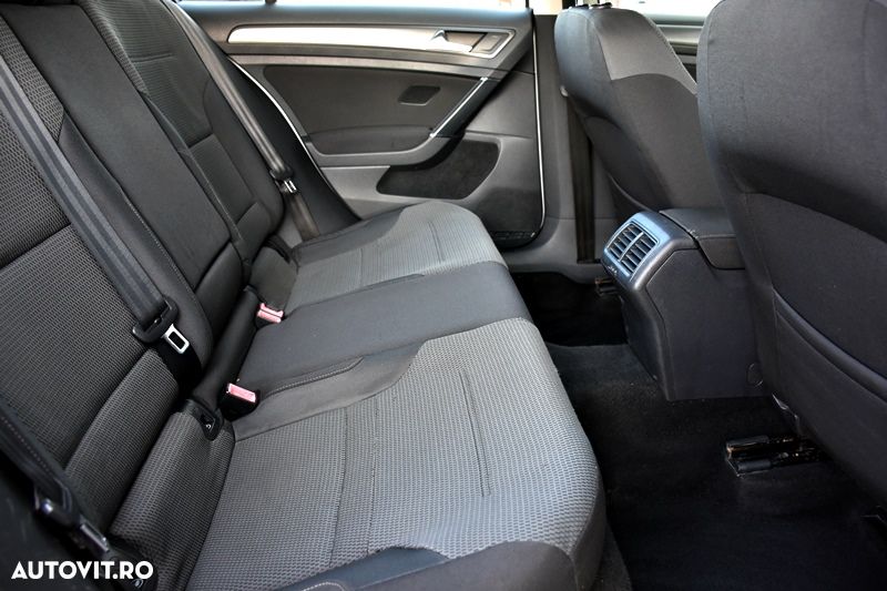 Volkswagen Golf 1.6 TDI DPF BlueMotion - 15