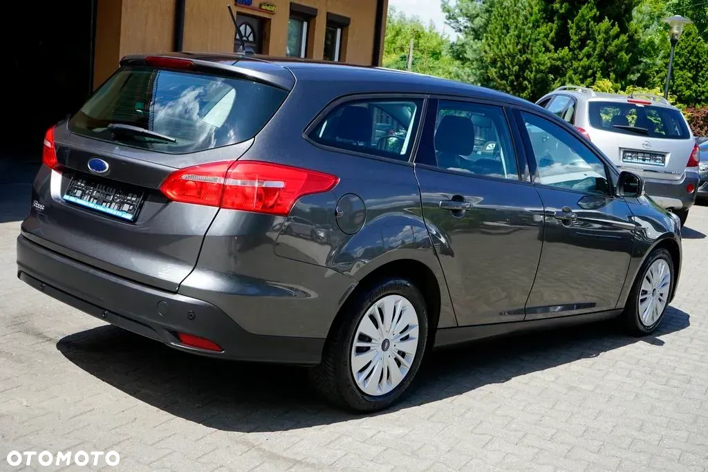 Ford Focus 1.5 TDCi SYNC Edition - 6
