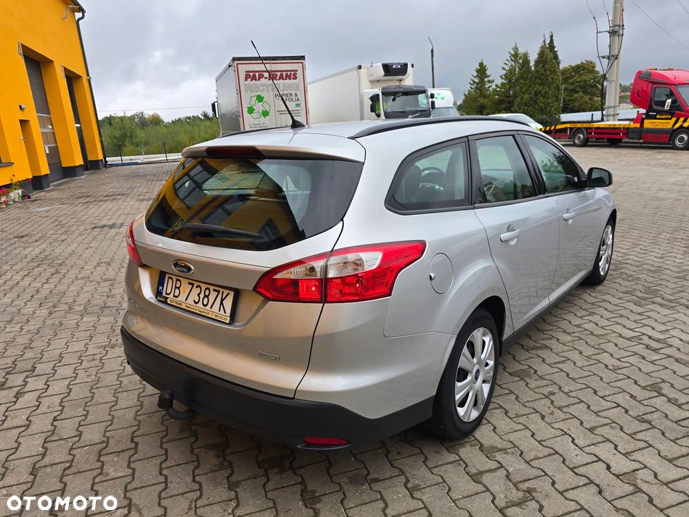 Ford Focus SW ver-1-0-ecoboost-start--stopp--system-trend - 7