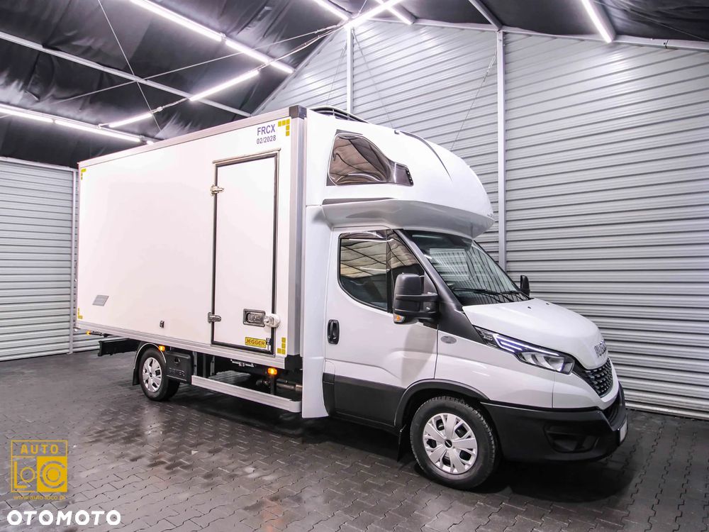 Iveco DAILY CHŁODNIA + MROŹNIA + AGREGAT x 2 + AUTOMAT - 2