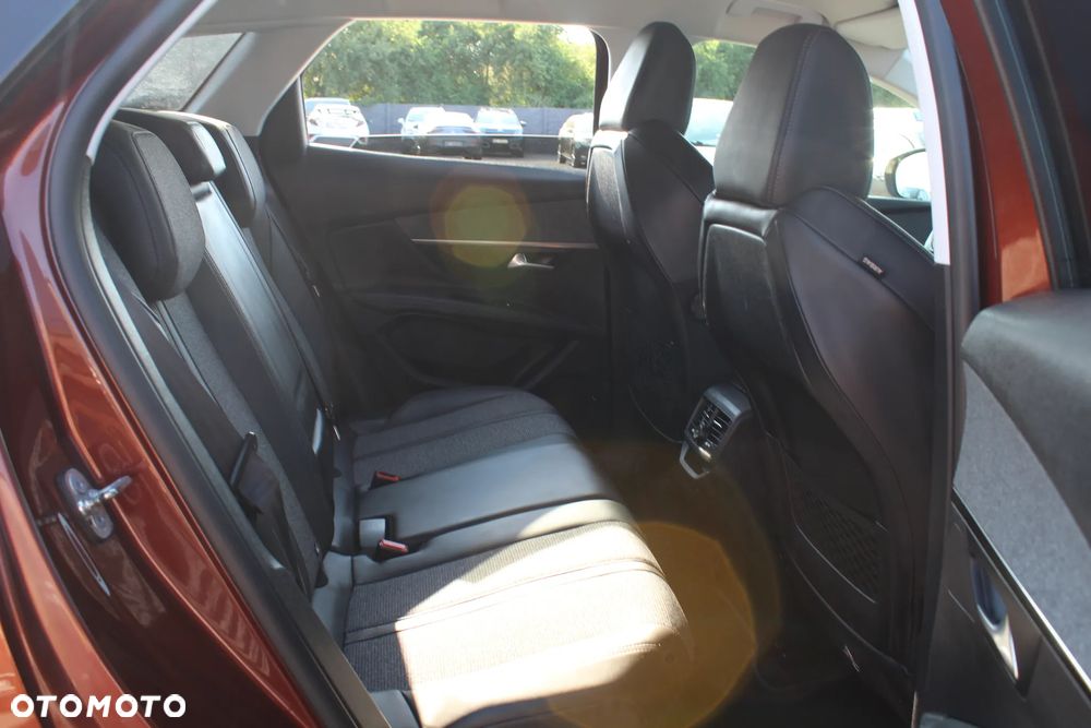 Peugeot 3008 1.6 THP Allure S&S EAT6 - 29