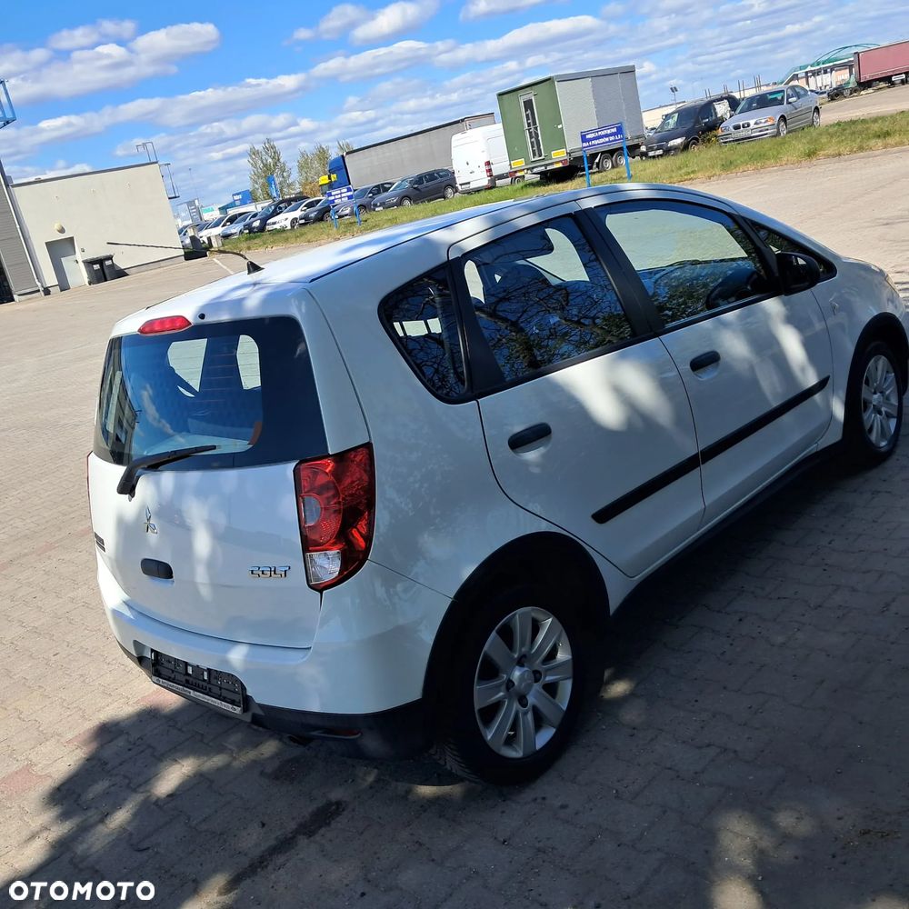 Mitsubishi Colt - 3
