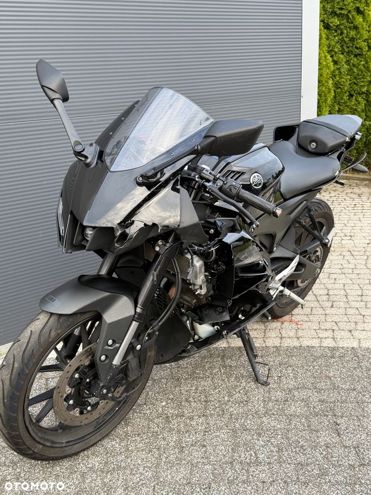 Yamaha YZF - 15