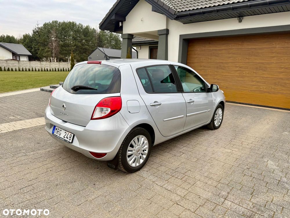 Renault Clio 1.2 16V Intens - 13