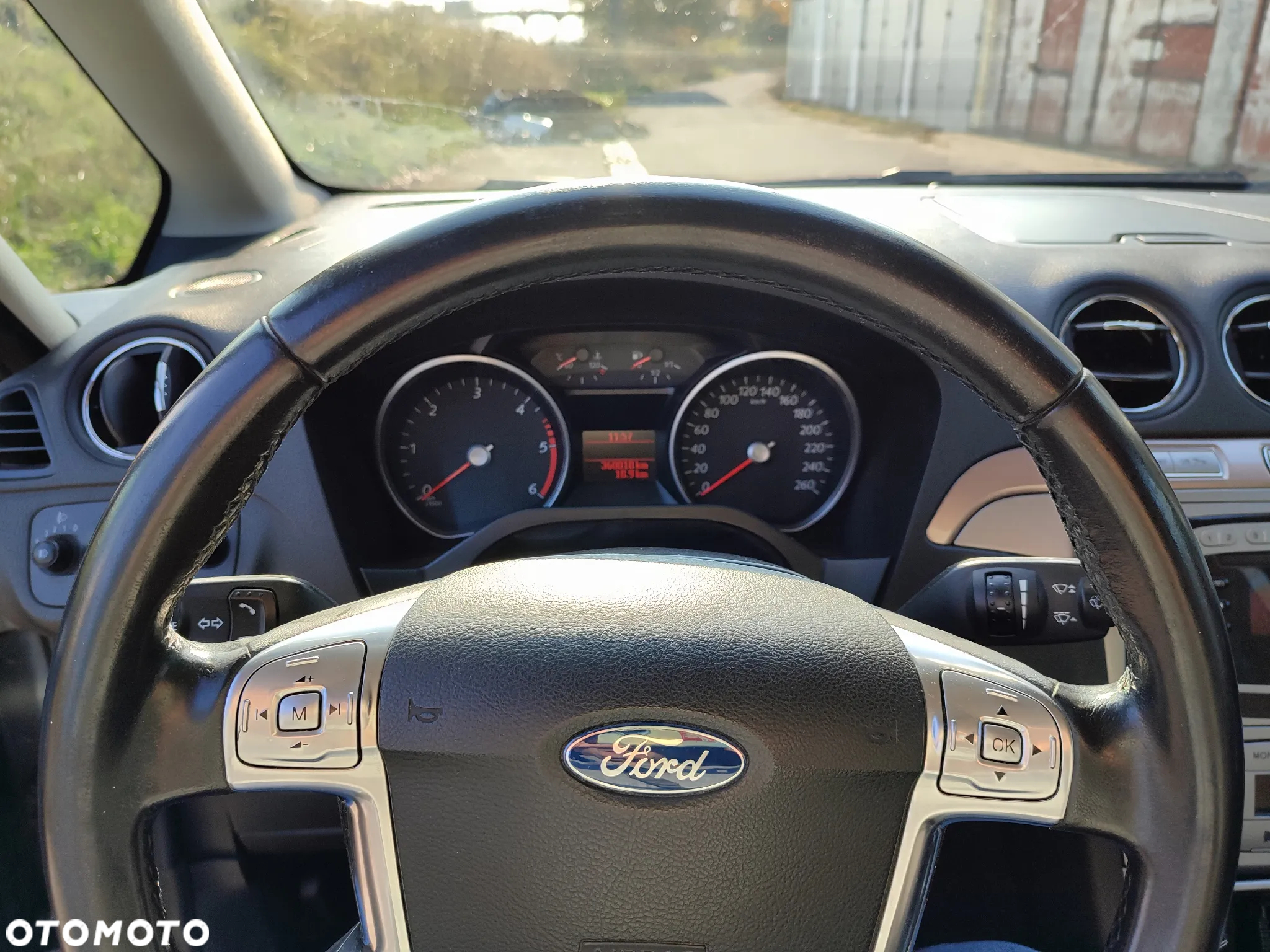 Ford Galaxy - 12