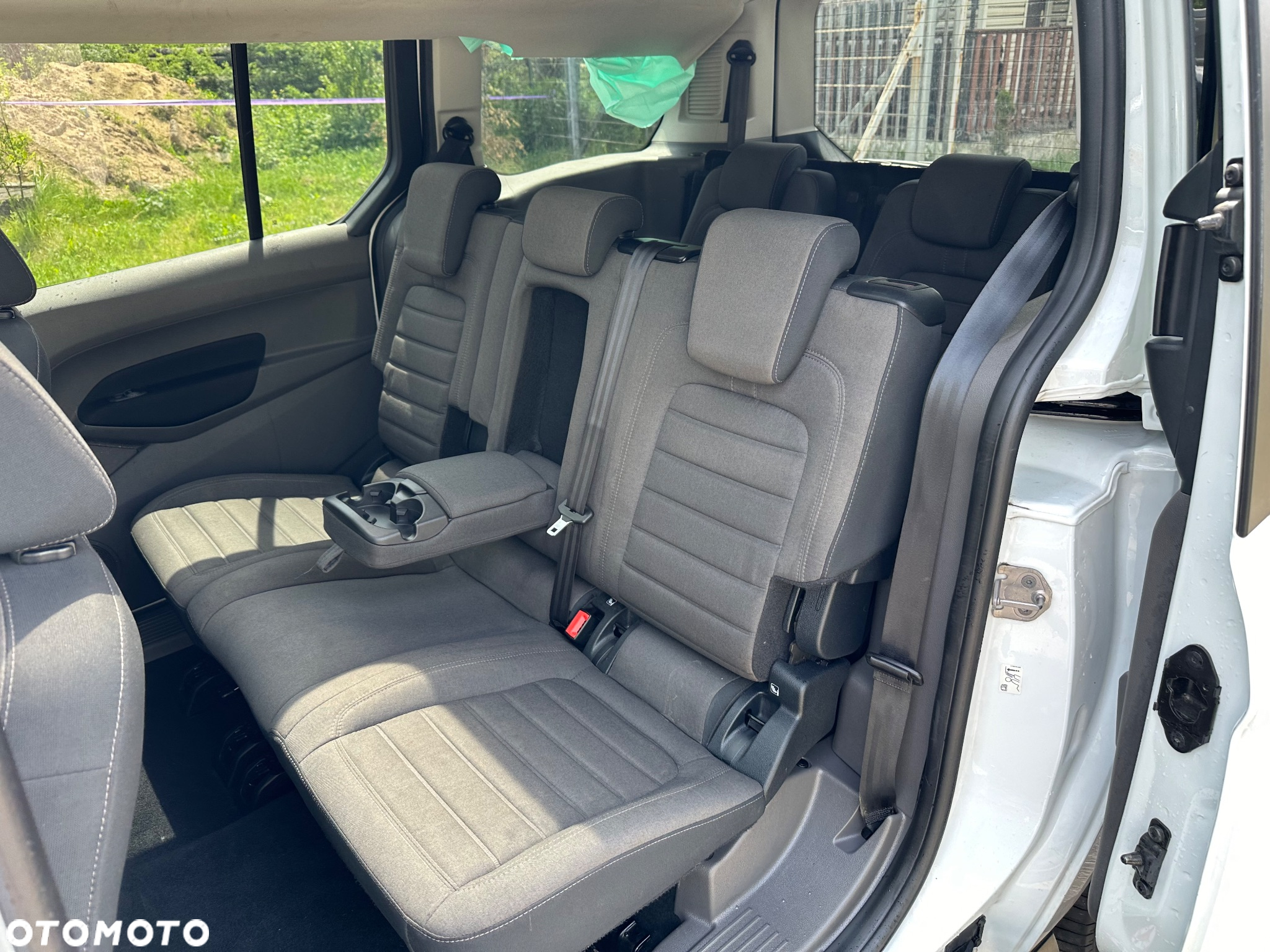 Ford Tourneo Connect Grand - 16