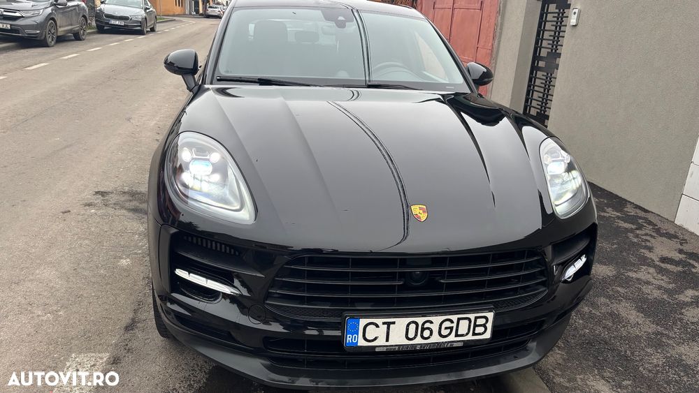 Porsche Macan - 1