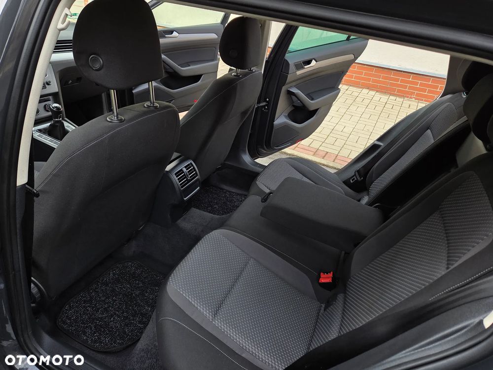 Volkswagen Passat 2.0 TDI (BlueMotion Technology) Trendline - 30