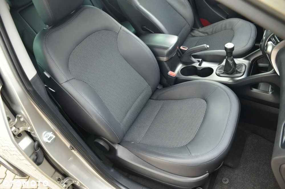 Hyundai ix35 - 23