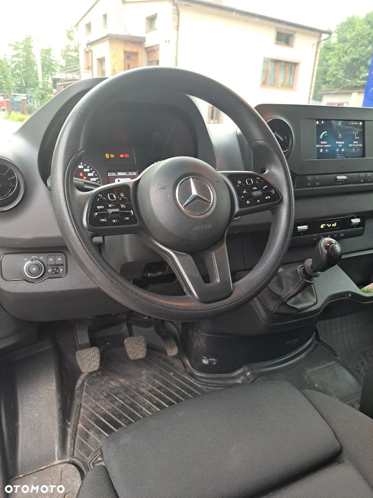 Mercedes-Benz Sprinter - 10