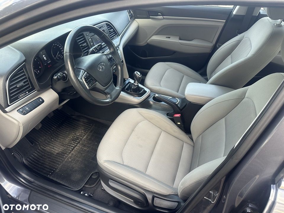 Hyundai Elantra 1.6 Comfort - 7