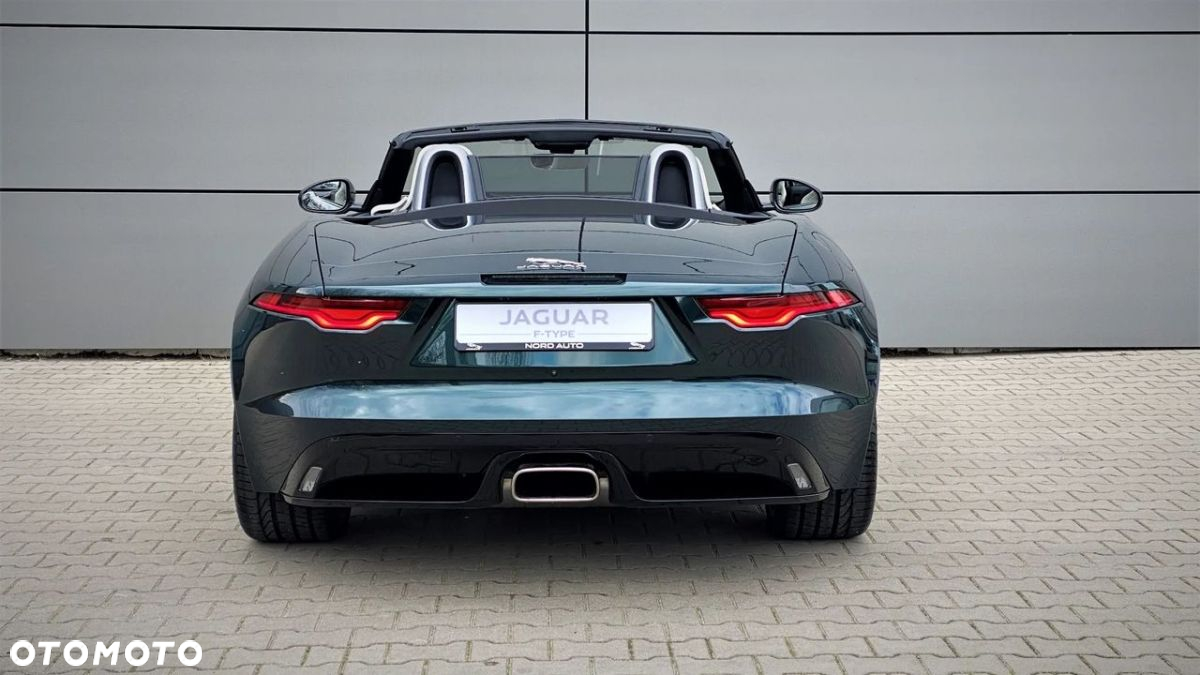Jaguar F-Type - 12