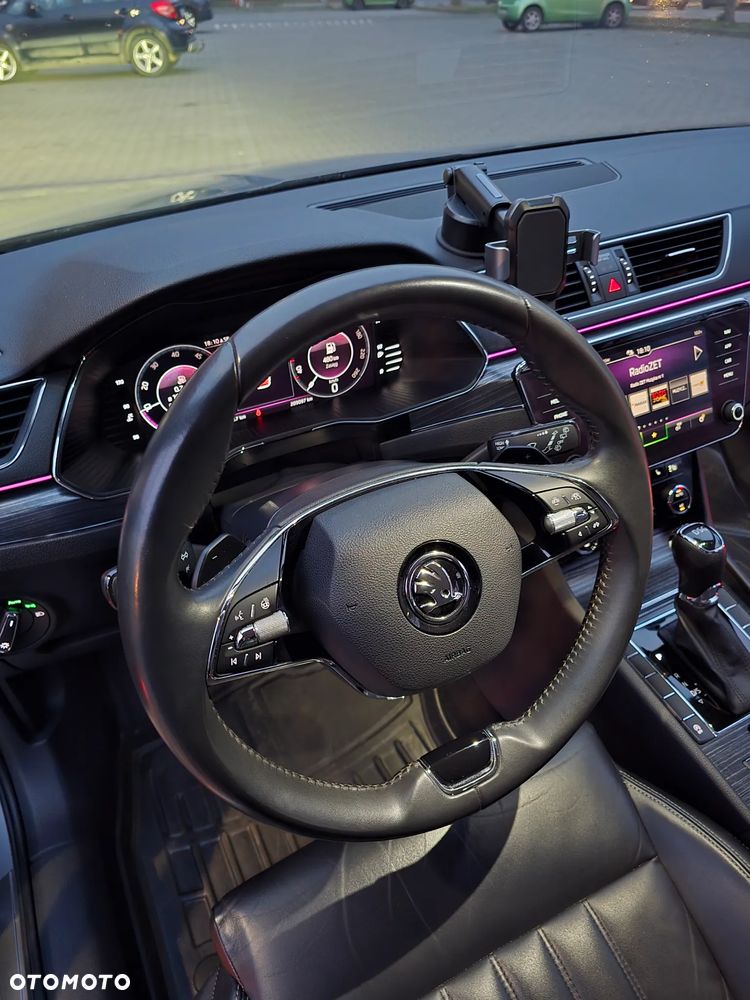 Skoda Superb 2.0 TDI DSG Premium Edition - 16