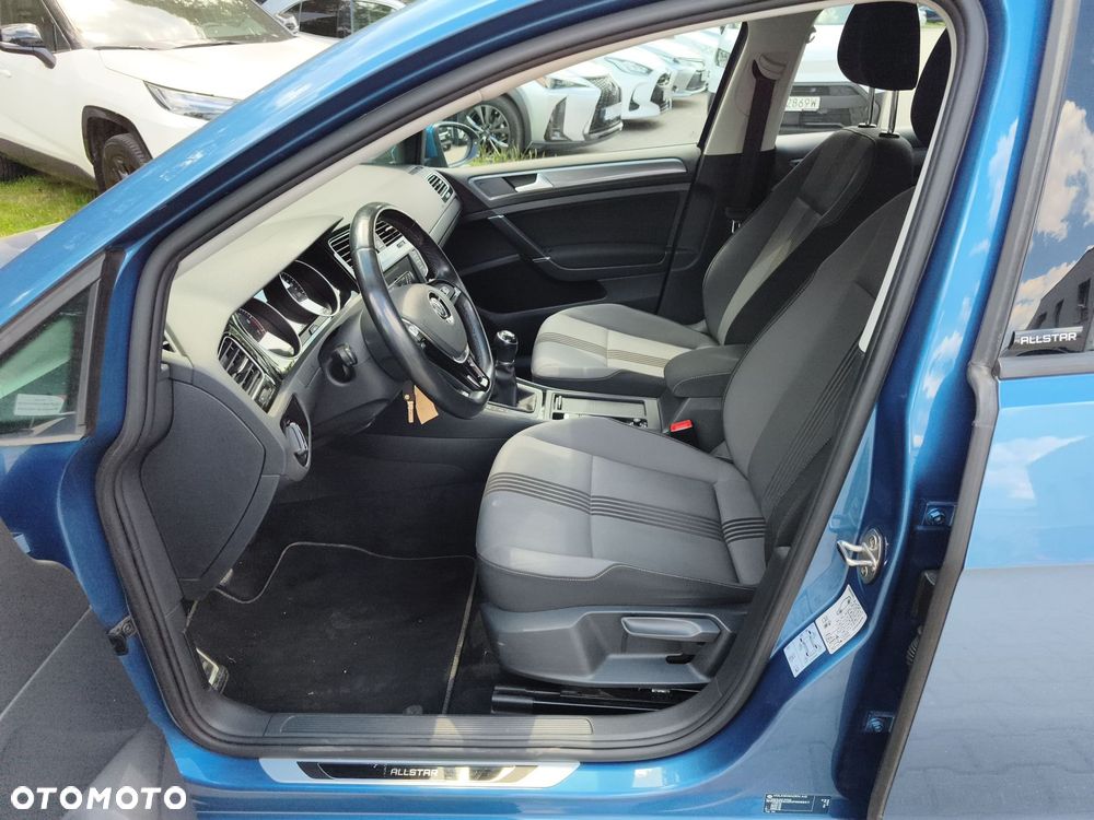 Volkswagen Golf - 12