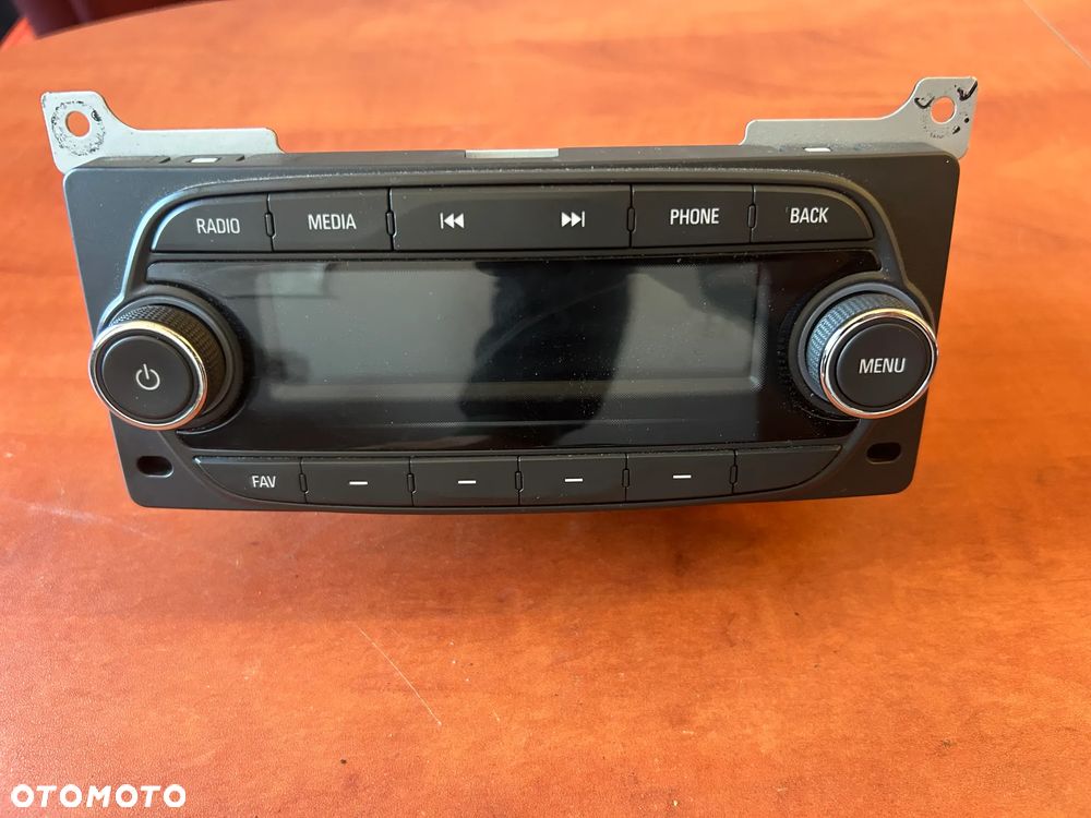 RADIO FABRYCZNE 557799431 OPEL KARL - 1
