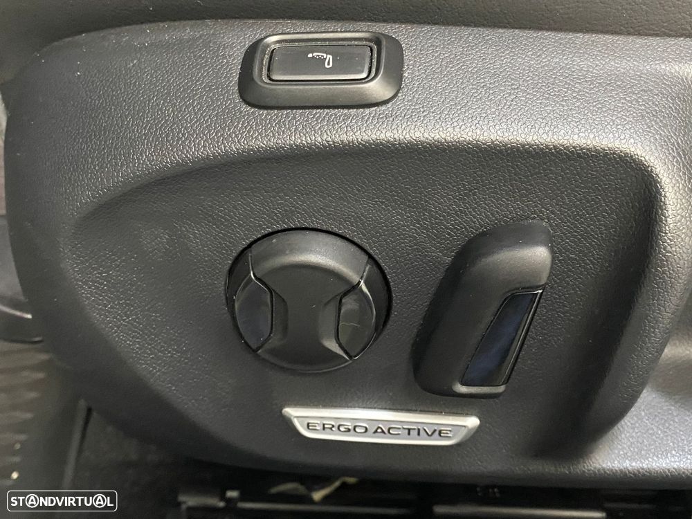 VW Passat Variant 2.0 TDi Business DSG - 24