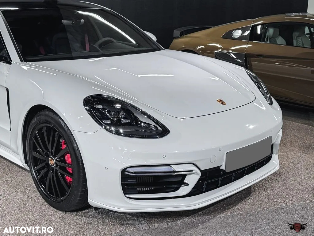 Porsche Panamera GTS - 4