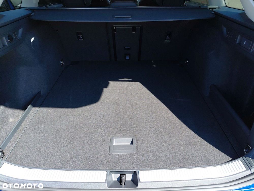 Volkswagen Passat - 36
