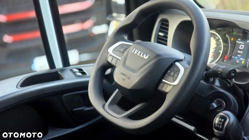 Iveco ❗️❗️DAILY 3.0 180Km 50C18 JAK NOWY ❗️❗️NOWY MODEL / CHŁODNIA MROŹNIA -32 +32 / ZASILANIE 230V / PIERWSZY WŁASCICIEL / NAVI / KAMERA COFANIA / FULL LED / TEMPOMAT AKTYWNY / BLIŹNIAKI / GRUBA SCIANKA / ZABUDOWA IGLOOCAR / AGREGAT CARRIER / WERSJA WZMOCNIONA / FULL OPCJA / SERWIS ASO / SALON POLSKA / 35C15 50C15 35C18❗❗ JAK Z SALONU - NOWY -❗❗ - 33